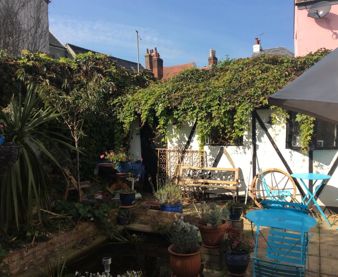 Swanhouse Bed and Breakfast Harwich Exteriör bild